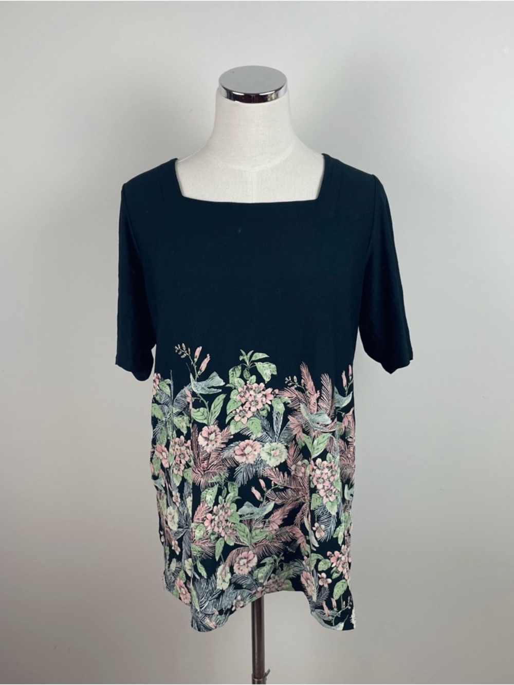 J. Jill Wearever Collection Black Green Pink Floral Bird Short Sleeve Top New
